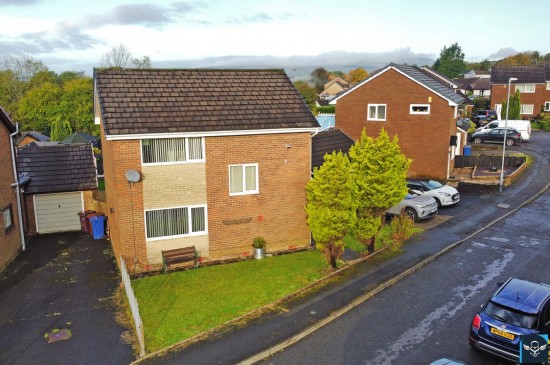 Oakwood Close, Burnley - Photo 1