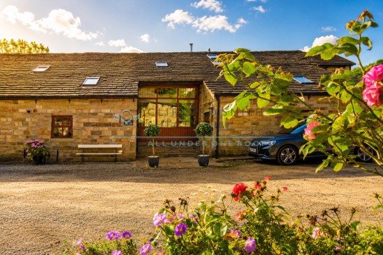 Moorfell Barn, Hurstwood Village, Worsthorne - Photo 1 Moorfell Barn, Hurstwood Village, Worsthorne - Photo 1